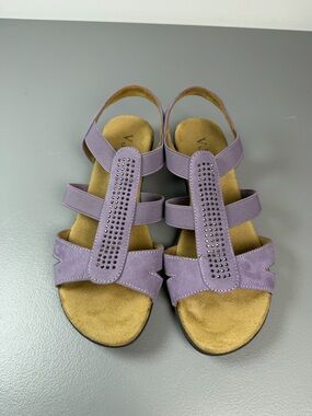VJH Comfort Sandals Lavender Rhinestones Strappy Flat Slip-On Shoes Size 8 EUC